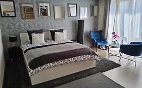 Chambre Deluxe Au 2Eme Etage, Chambre Double Au 4Eme Etage Not A Hotel